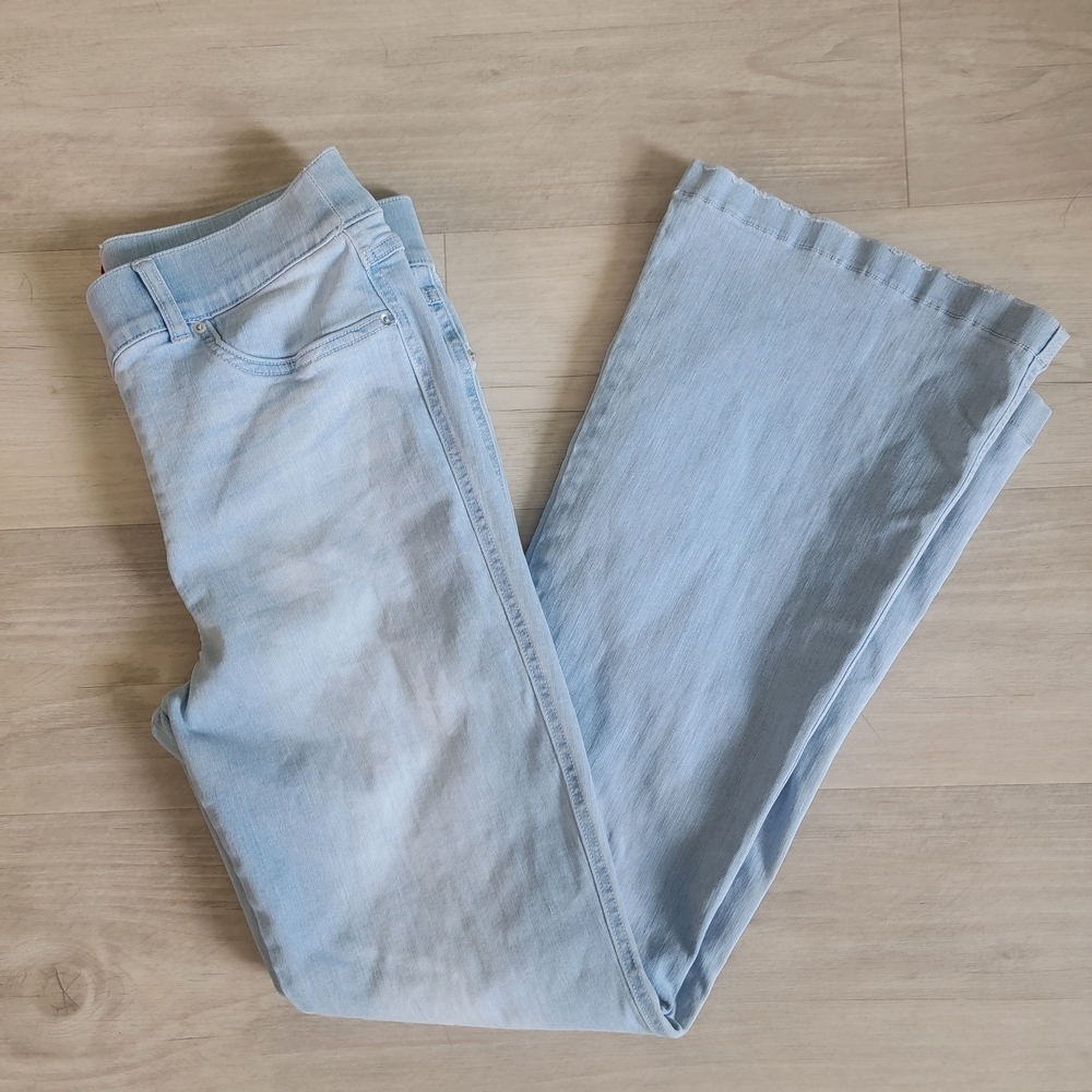SPANX Blue Flare Wide Leg Jeans Classic Denim - Picture 2 of 13